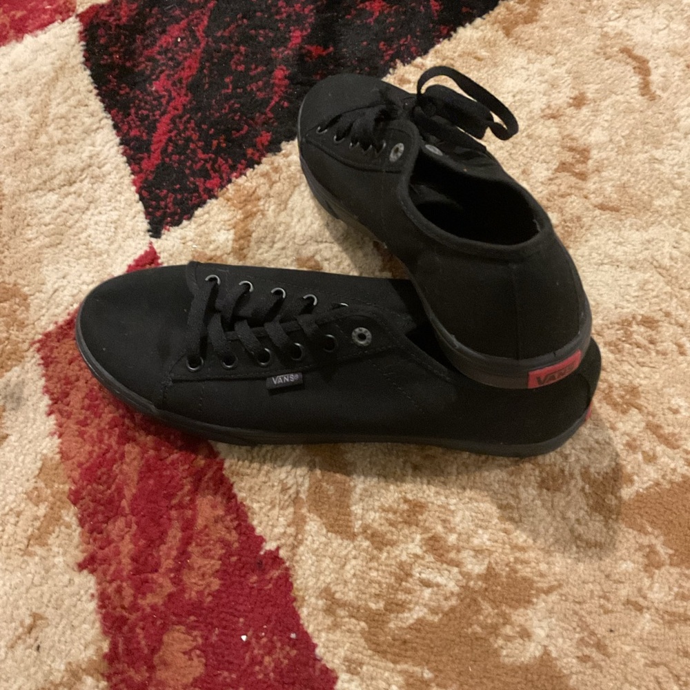 NewVans Black Canvas Sneakers Classic Low-Top Design women’s 10